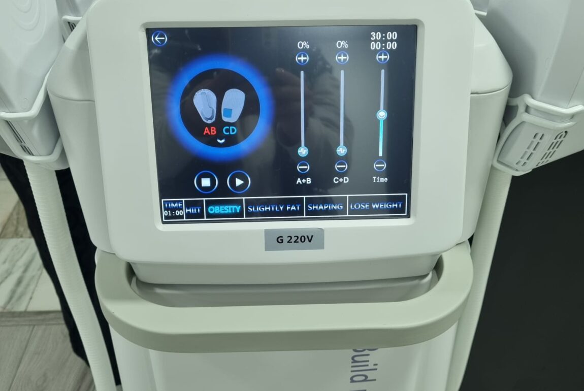 epilare definititva, epilare laser, epialre, laser dioda, epilare, epilare traditionala, epilare ceara, remodelare corporala, slabire, tonifiere, tonofiere si slabire, eliminare celulita, eliminare vergeturi, celulita, vergeturi, detoxifiere, tuns, coafor, vopsit, balayage, suvite, coafuri miseara, cocuri, coafuri speciale, tratamente par, tratamente extensii, aplicare extensii, decolorare, decapaj, styling, schimbare de look, manichiura, pedichiura, modele unghii, aplicare tips, gel unghii, intretinere unghii, manichiura semi, constructie gel, tratamente faciale, curatare ten, tratament acneic, pensat, stilizare sprancene, forma sprancene